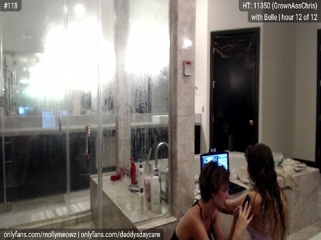 Live sex webcam photo for MollyMeowz #259744698