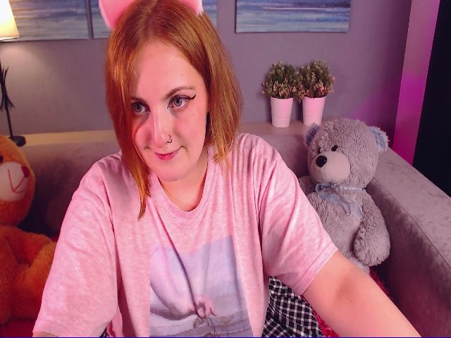 Live sex webcam photo for AliceCutePerv #255335380