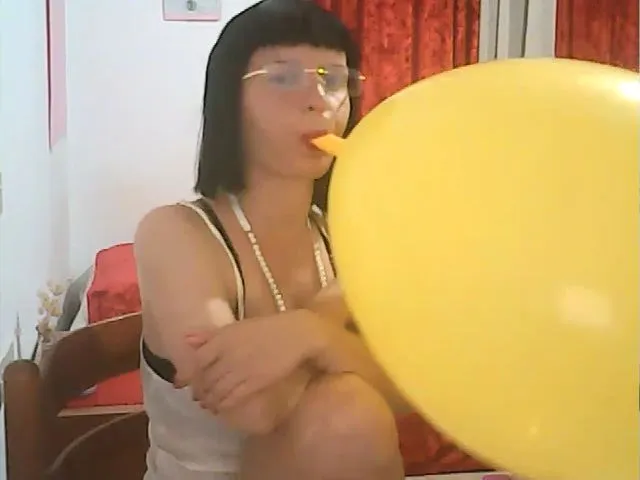 Live sex webcam photo for araartist #257717632