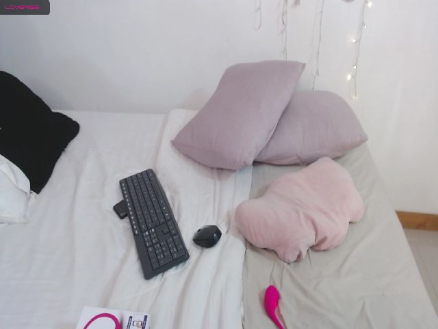 Live sex webcam photo for GiaElliot #255647187