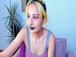 Live sex webcam photo for KarenIo #251678195
