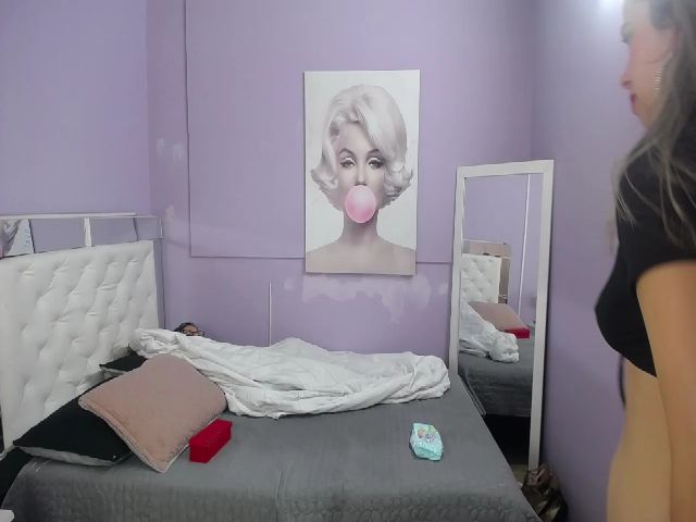 Live sex webcam photo for Martina_ferer #254749198