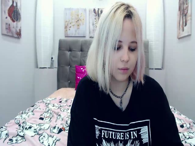 Live sex webcam photo for Helokit #259096875