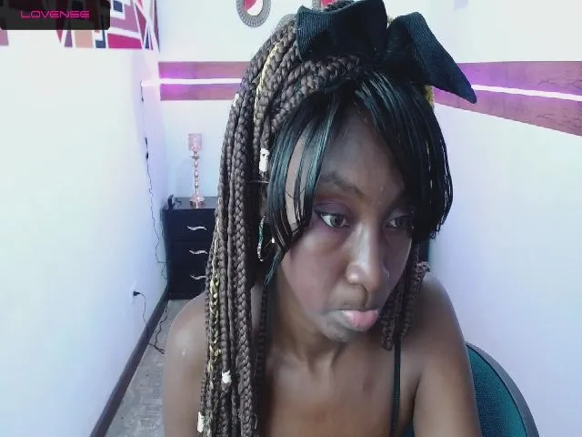 Live sex webcam photo for Brianythomson #256533597