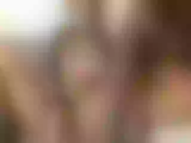 Live sex webcam photo for KissMoline #257493275