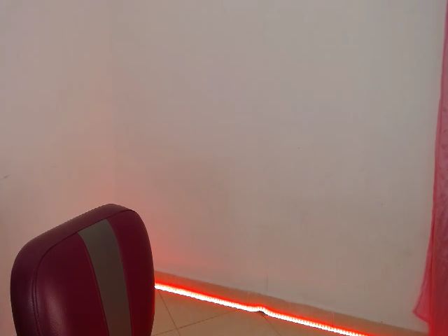 Live sex webcam photo for saray_1 #264704752