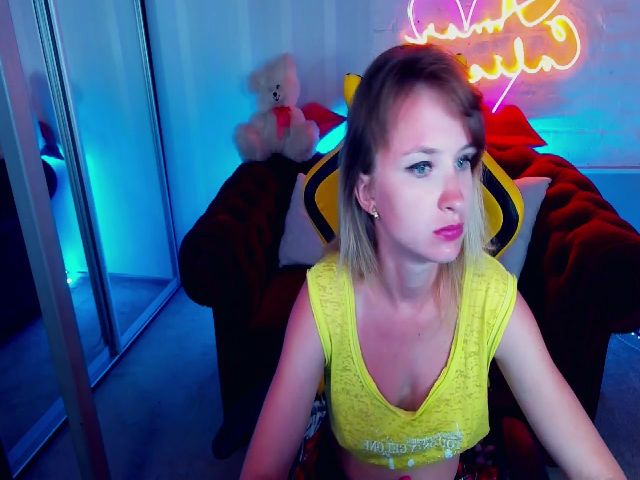 Live sex webcam photo for WhiteFoxi #255956844