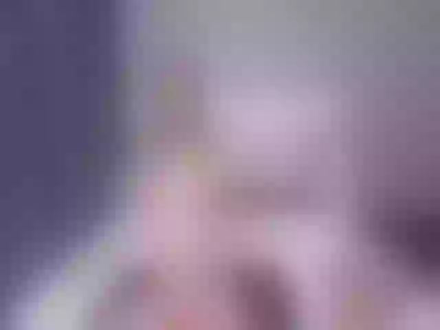 Live sex webcam photo for JuicyHelenX #257347912