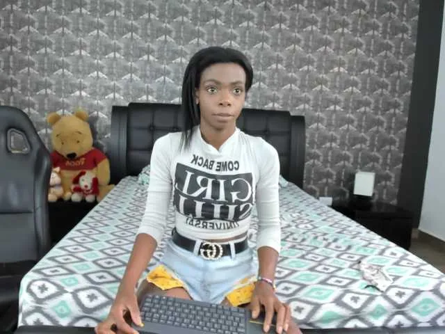 Live sex webcam photo for KiaraKaneel #241380198