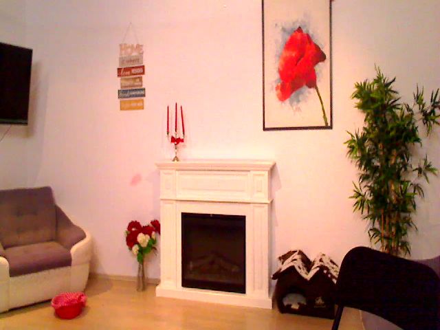 Live sex webcam photo for PoppyNaked #255000101