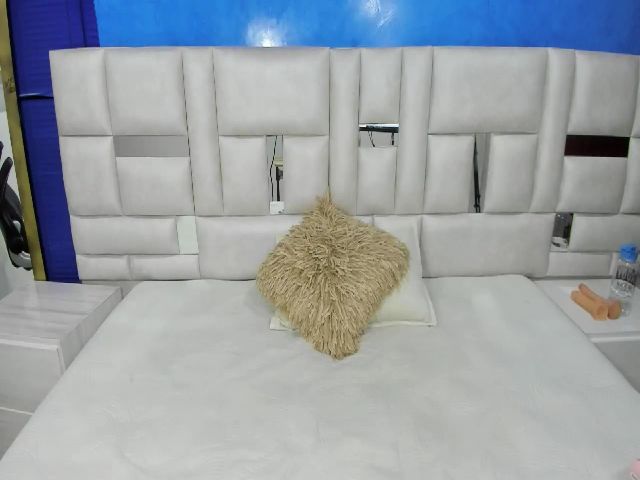 Live sex webcam photo for Scarlet_corte #256144849