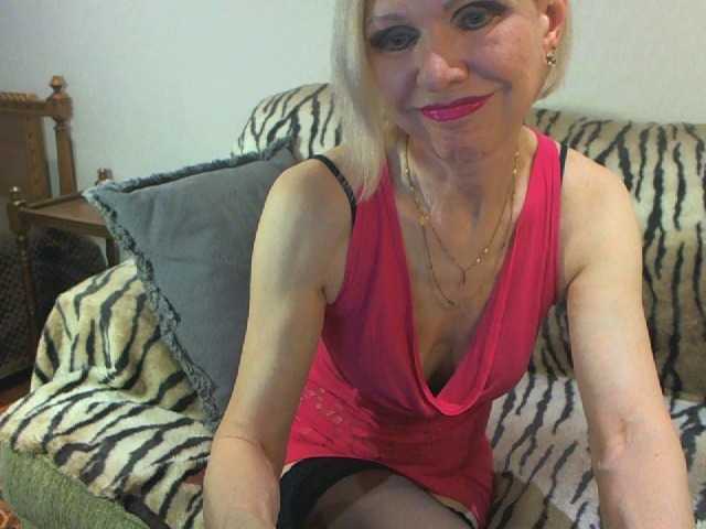 Live sex webcam photo for MatureSlut #241432032