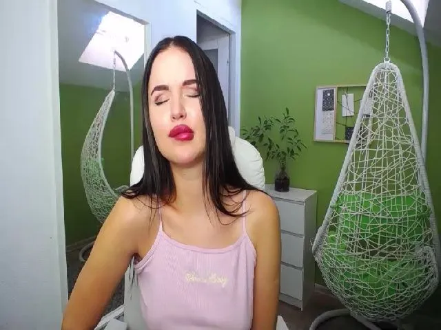 Live sex webcam photo for JenniferMoris #255342797