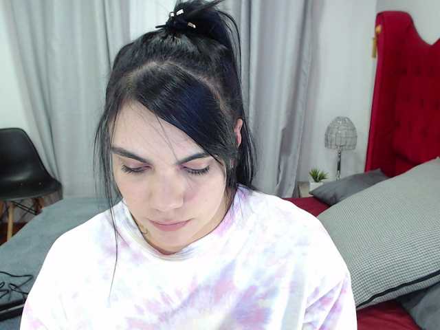 Live sex webcam photo for AliceRoss #241107522