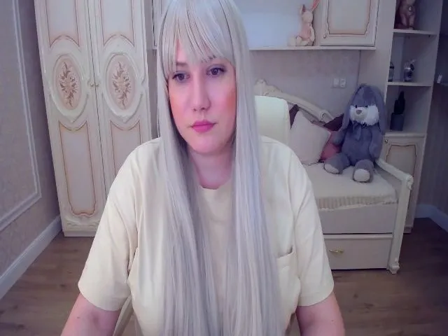 Live sex webcam photo for VeritableGirl #254088216