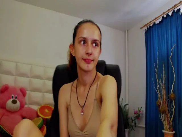 Live sex webcam photo for IrisNichols #262566852