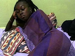 Live sex webcam photo for keesha1 #252053077