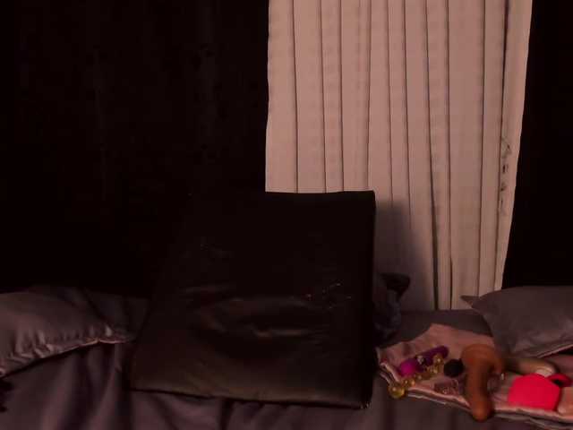 Live sex webcam photo for PaulinaBelush #253600345