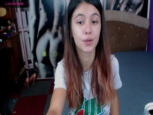 Live sex webcam photo for MisticaMissy #265093270