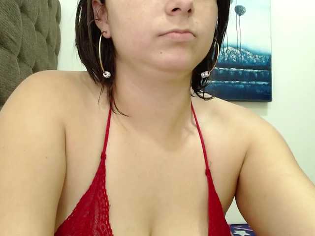 Live sex webcam photo for miahells #241321832