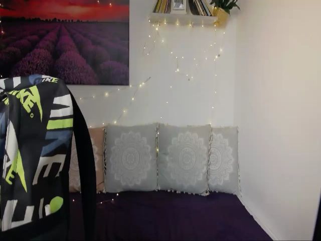 Live sex webcam photo for CurlyVibe #262915901