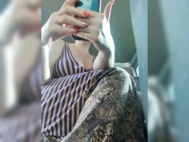 Live sex webcam photo for IvettaShine #249338355