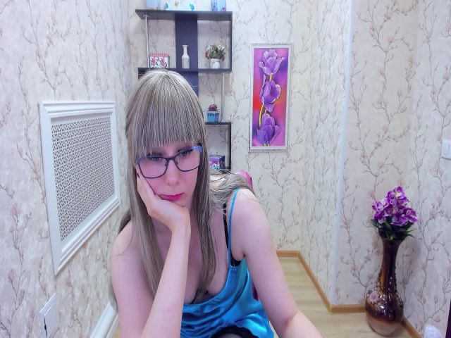 Live sex webcam photo for AlanaDreamy #257010692