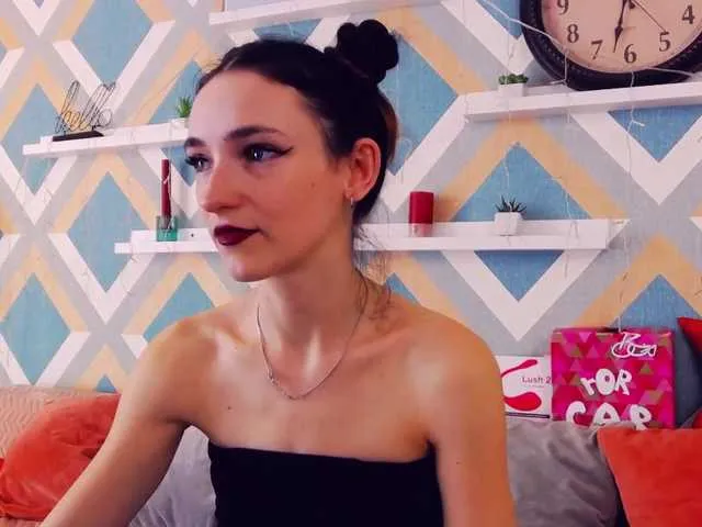 Live sex webcam photo for KariNeal #241238305