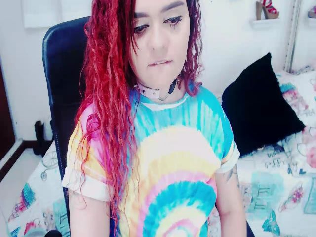 Live sex webcam photo for Twwiiggy #287852466