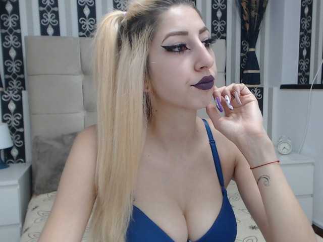 Live sex webcam photo for DayshaDebora #251459811