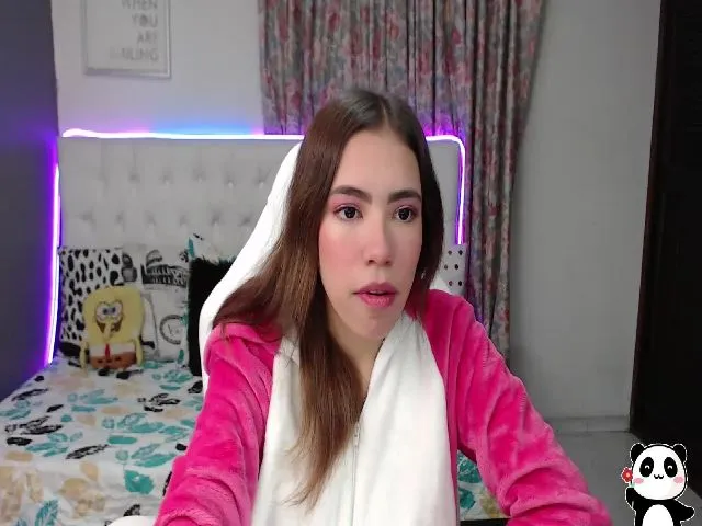 Live sex webcam photo for Madison555 #261296447