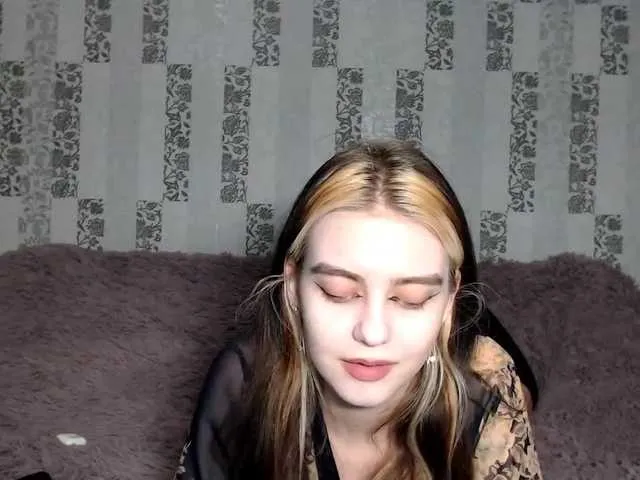 Live sex webcam photo for Liraleii #241468146