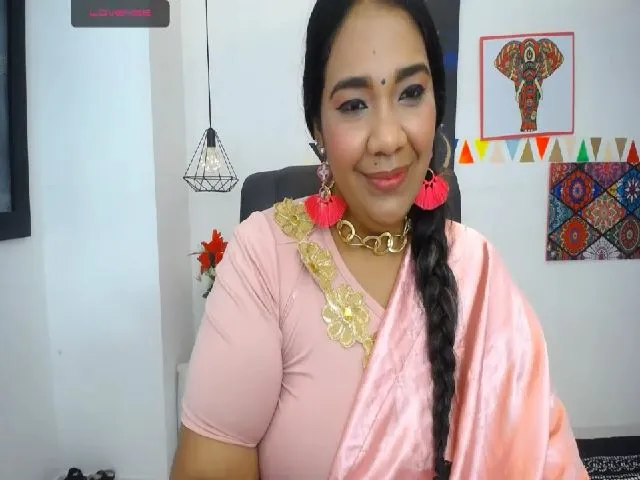 Live sex webcam photo for IndianMama #258645024