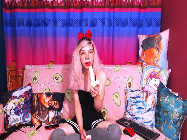 Live sex webcam photo for Lolly_Goddess #258137277