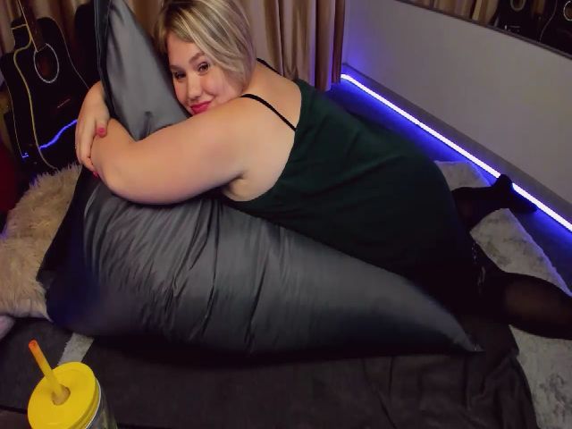 Live sex webcam photo for KimBams #263441760