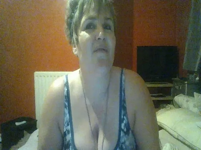 Live sex webcam photo for YUMMYMUMMY39 #260295433