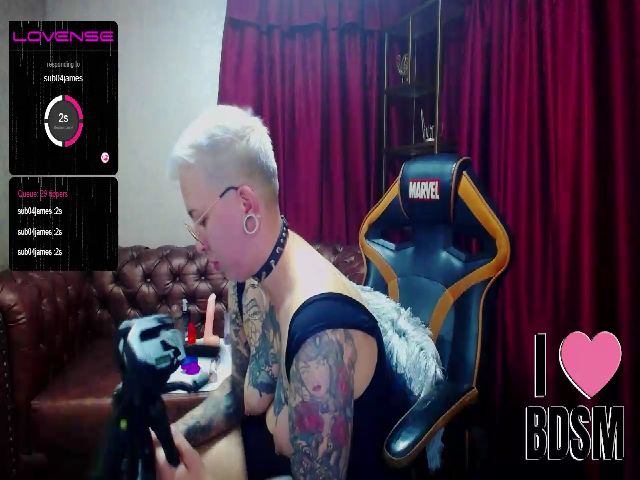 Live sex webcam photo for Amy_Ink69 #265503938