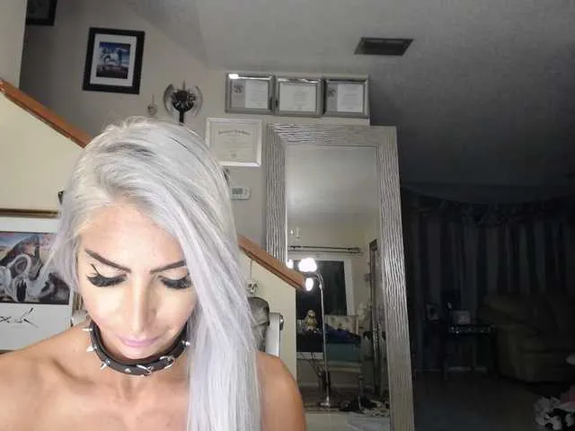 Live sex webcam photo for adrianna_fox #287953123