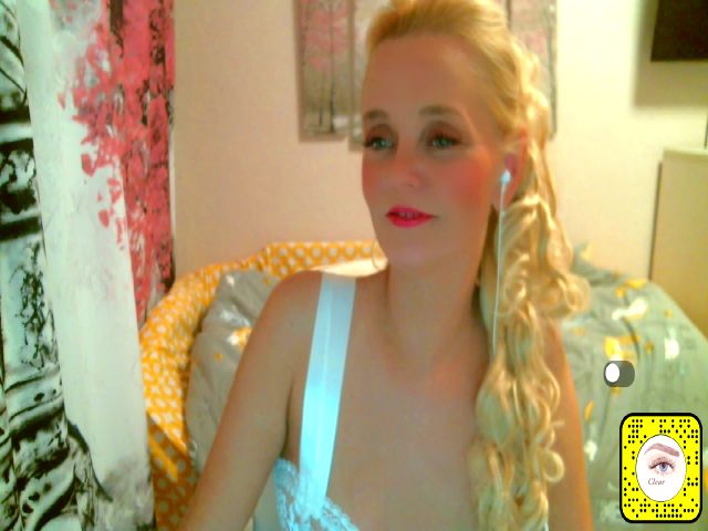 Live sex webcam photo for ChristiRoses #263932055