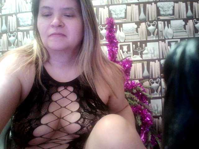 Live sex webcam photo for -Raven40- #241070384