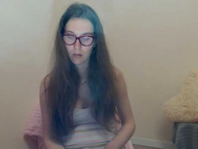 Live sex webcam photo for Emmi-li #242446063