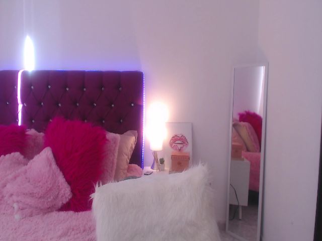 Live sex webcam photo for SamPuckett #256457105