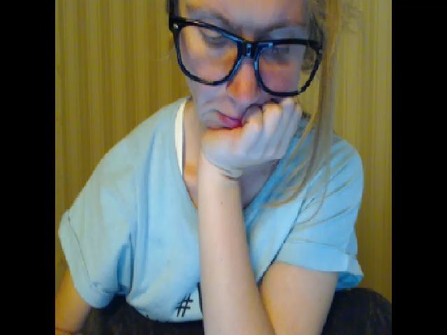 Live sex webcam photo for A_Girlie #258692191