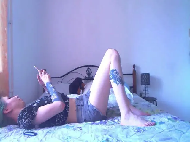 Live sex webcam photo for EeveeViolet #253405720