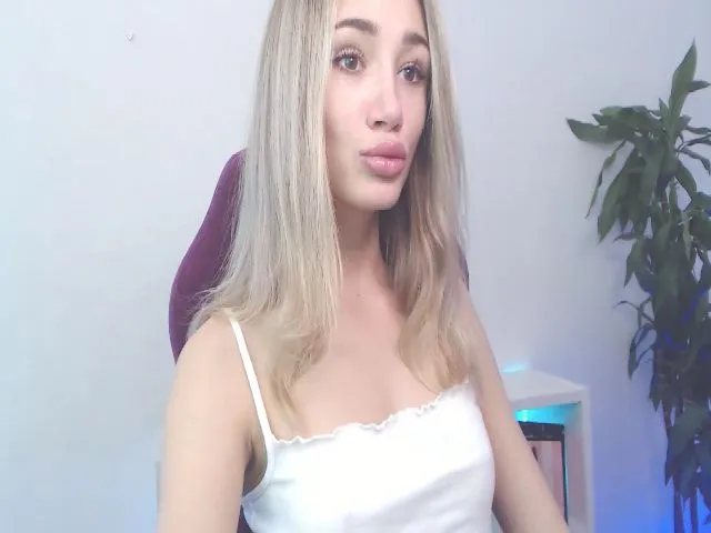 Live sex webcam photo for LionellaRicci #261237108