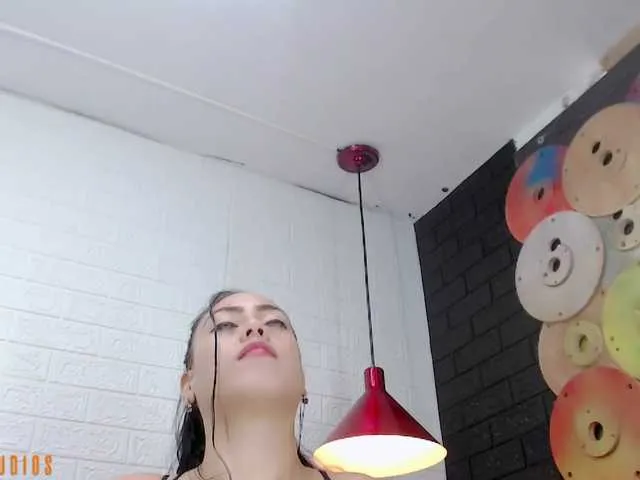 Live sex webcam photo for CAMILA-MILF #246475563