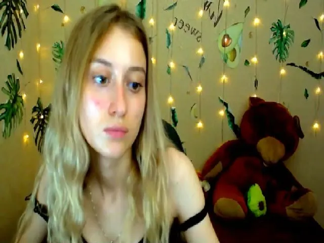 Live sex webcam photo for LinaRum__ #252443510