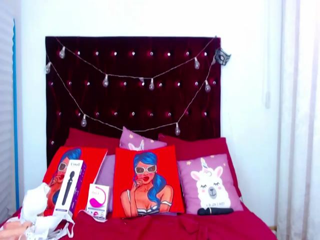 Live sex webcam photo for Lanna_Wolf #253329040