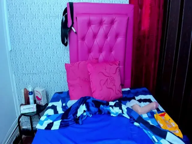 Live sex webcam photo for laura_1_ #262252288