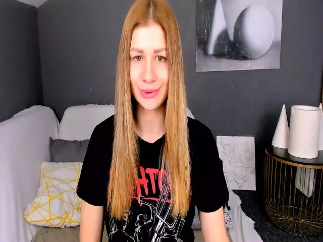 Live sex webcam photo for JuicyHelenX #258792902